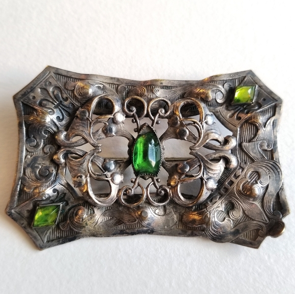 Antique brooch sash pin faux buckle green silver tone Edwardian C clasp - Picture 1 of 15
